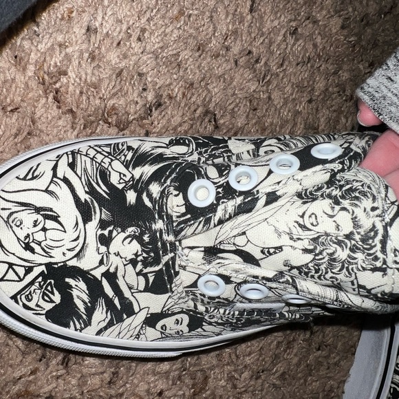 Women's Size 5.5 Marvel Vans - Picture 4 of 7